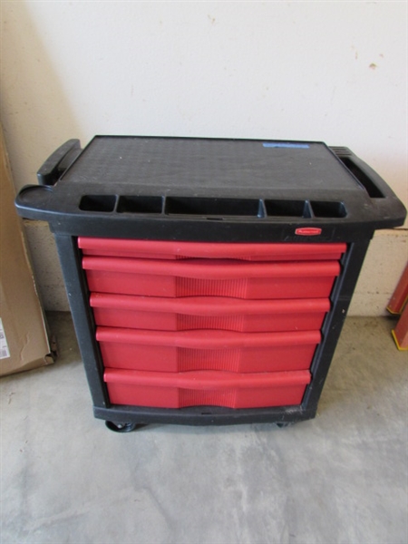 RUBBERMAID ROLLING TOOL CHEST AND 2 INSTACRATE BOXES
