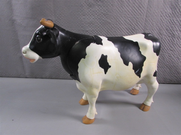 FRAMED COW ART, FIGURINES & DECOR
