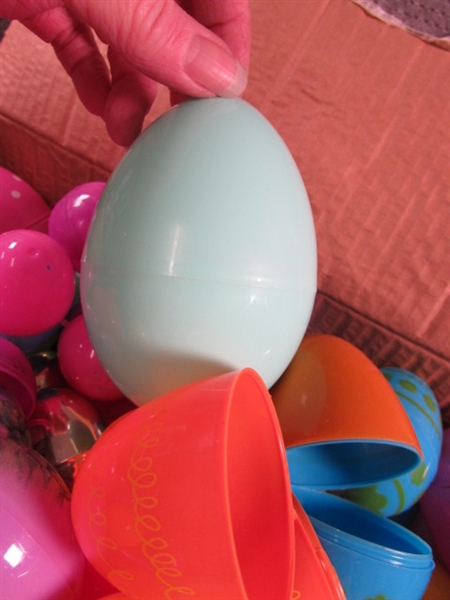 LARGE COLLECTION OF PLASTIC EASTER EGGS
