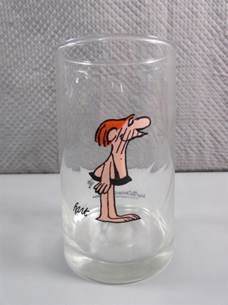 VINTAGE CHARACTER DRINKING GLASSES