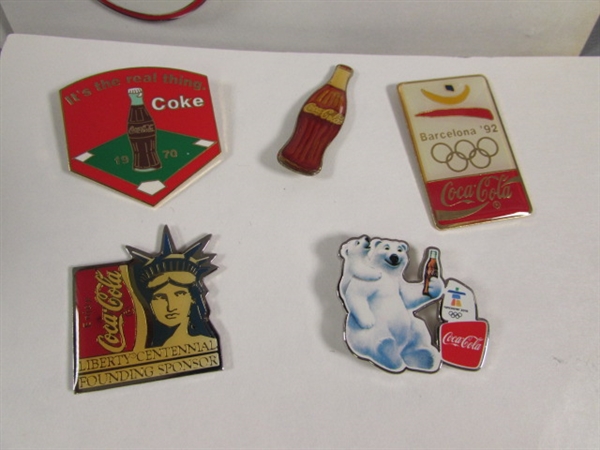 LARGE COLLECTION OF COLLECTORS PINS: DISNEY, M&M'S & COCA-COLA