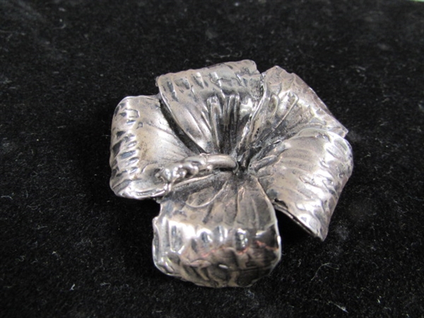 STERLING SILVER HIBISCUS PENDANT