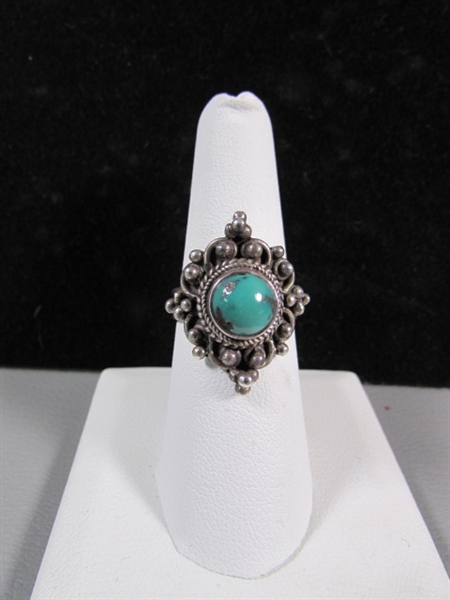 STERLING SILVER & TURQUOISE RING - UNMARKED