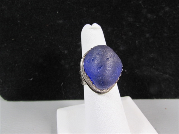 ARTIST MADE STERLING SILVER & COBALT SEA GLASS RING - UNMARKED