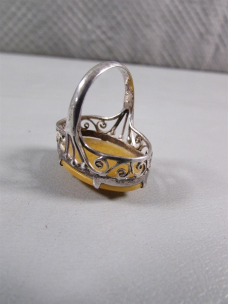 STERLING SILVER & AMBER RING - UNMARKED