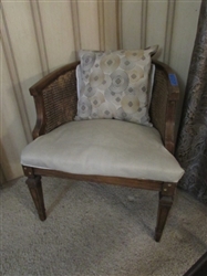VINTAGE BARREL CHAIR W/CANED SIDES & 2 ACCENT PILLOWS