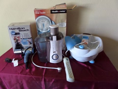 SMALL APPLIANCES, NEW UNOPENED BLENDER, NEW IN WRAP BATHROOM SCALE, JUICER, FOOT BATH AND MORE 