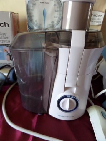 SMALL APPLIANCES, NEW UNOPENED BLENDER, NEW IN WRAP BATHROOM SCALE, JUICER, FOOT BATH AND MORE 