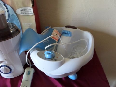 SMALL APPLIANCES, NEW UNOPENED BLENDER, NEW IN WRAP BATHROOM SCALE, JUICER, FOOT BATH AND MORE 