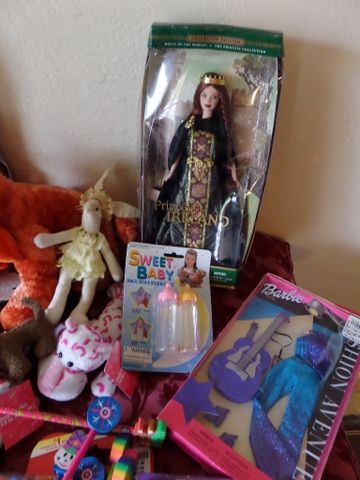 KIDS STUFF, BARBIES,  FLASH CARDS, TOYS, BOOKS, NOTE PADS, STUFFED TOYS