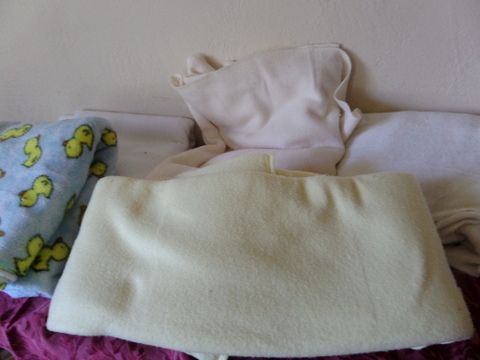 FABRIC FLEECE, 3 WHITES, LIGHT YELLOW, DUCKS AND BLANKET BINDING