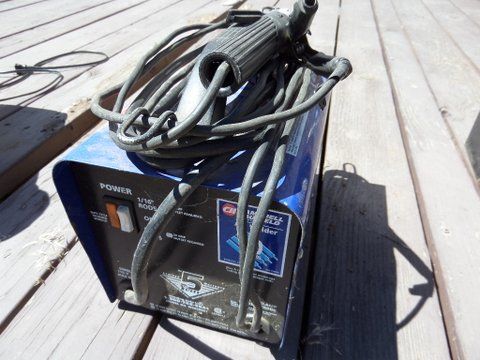 CAMPBELL-HAUSFELD 70-AMP 110V WELDER