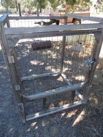 PORTABLE SMALL ANIMAL PEN