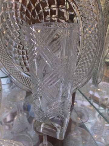 VINTAGE FINE CRYSTAL & CUT GLASS DIAMOND PATTERN TALL STEMMED GLASSES, CAKE PLATTER SERVING DISHES & MORE