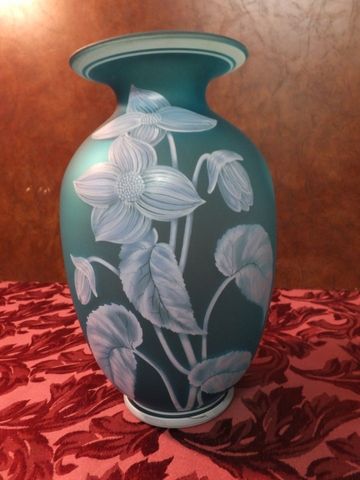 VINTAGE GALLERY ORIGINAL VASE MADE BY FENTON GLASS