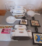 CORNINGWARE PANS, TABLE MATES, TILE HOT PADS, & PYREX RECTANGULAR PAN