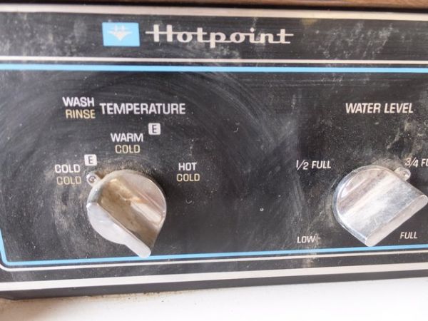 HOTPOINT HEAVY DUTY LARGE CAPACITY WASHING MACHINE