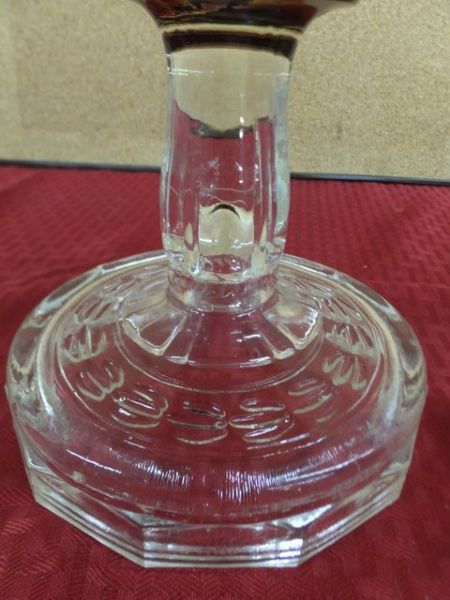 VINTAGE GLASS  HURRICANE LAMP ALADDIN NU-TYPE, MODEL B