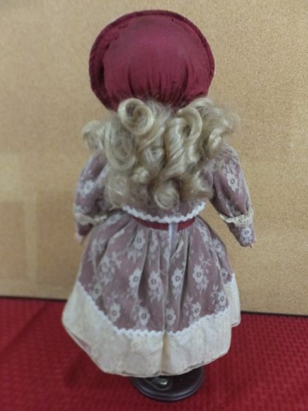 PRETTY COLLECTIBLE DOLL WITH DISPLAY CASE - 18 TALL