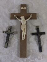 THREE RELIGIOUS ITEMS - VINTAGE CRUCIFEXES