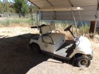 YAMAHA ELECTRIC GOLF CART WITH BATTERY CHARGER (ALTURAS ONLY PICK-UP)