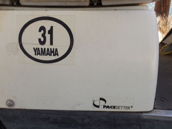 YAMAHA ELECTRIC GOLF CART WITH BATTERY CHARGER (ALTURAS ONLY PICK-UP)