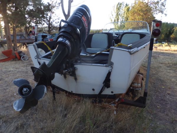 WOW! 16 FT FIBERGLASS BOAT WITH 125 HP MERCURY OUTBOARD WITH TRAILER!!