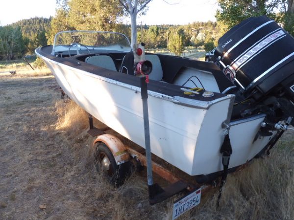 WOW! 16 FT FIBERGLASS BOAT WITH 125 HP MERCURY OUTBOARD WITH TRAILER!!