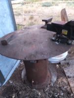 METAL TABLE WITH ANVIL, VISE AND WEDGE  (ALTURAS PICK UP ONLY)