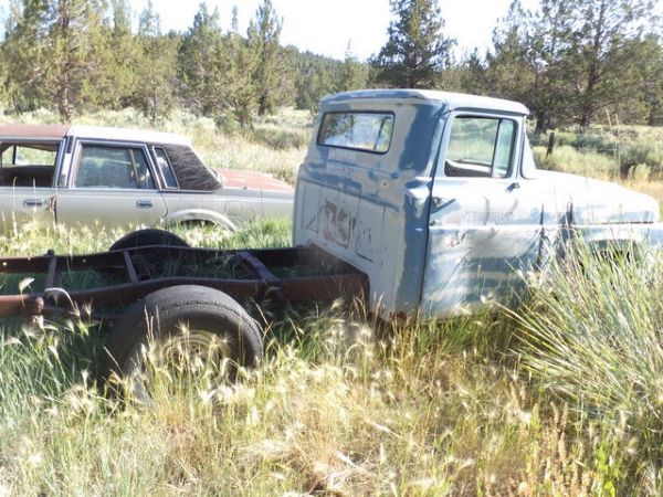 OLD FORD TRUCK - NO BED -NON-OP   (ALTURAS PICK UP ONLY)