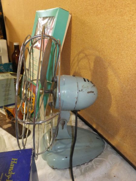 VARIETY OF VINTAGE ITEMS - MEDICAL, HANDY HANNA MASSAGER, FOOD GRINDER & MORE