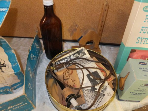 VARIETY OF VINTAGE ITEMS - MEDICAL, HANDY HANNA MASSAGER, FOOD GRINDER & MORE