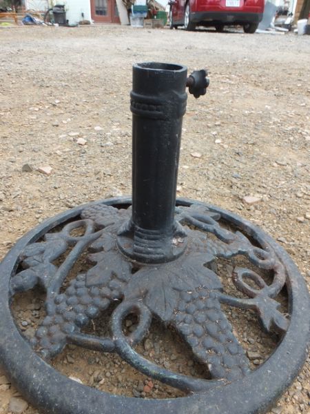 VINTAGE ROUND GLASS PICNIC TABLE WITH IRON UMBRELLA STAND