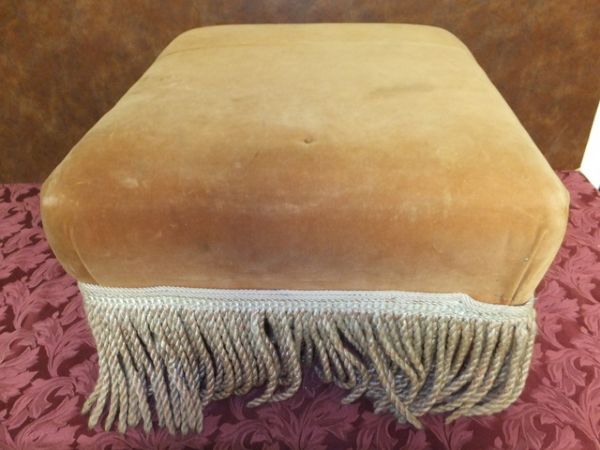 VELVET FOOT STOOL WITH FRINGE