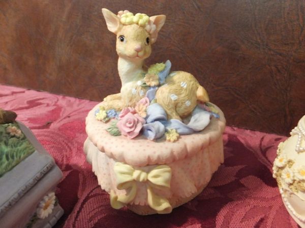 CUTE MUSIC BOX ANIMALS