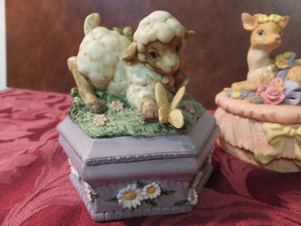 CUTE MUSIC BOX ANIMALS