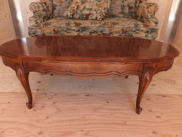 WESTERN HORSE PATTERNED LOVE SEAT AND WOOD COFFEE TABLE