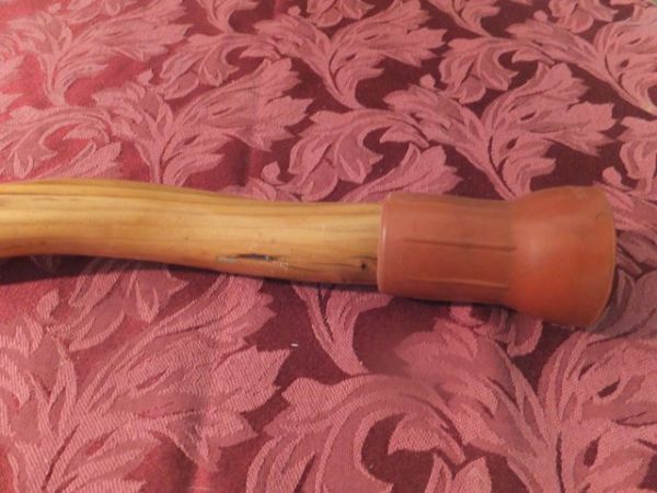 TWISTY WOOD WALKING STICK