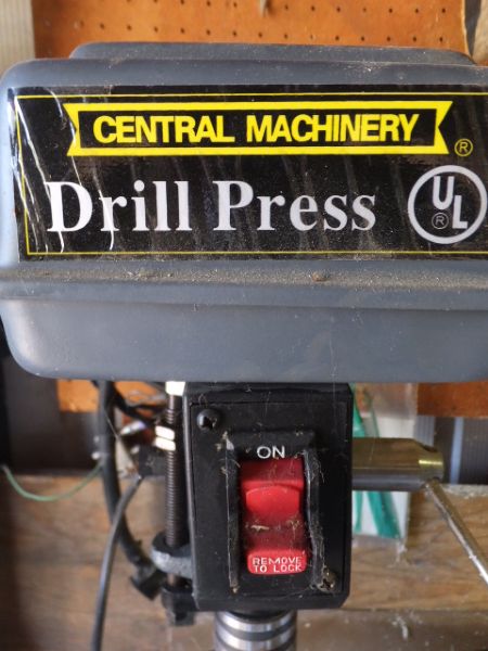 LOOKS NEARLY NEW CENTRAL MACHINERY DRILL PRESS