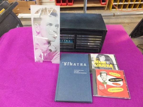 FRANK SINATRA CD COLLECTION WITH CASE AND BOOK