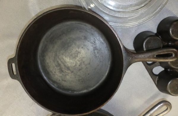 CAST IRON COOKWARE