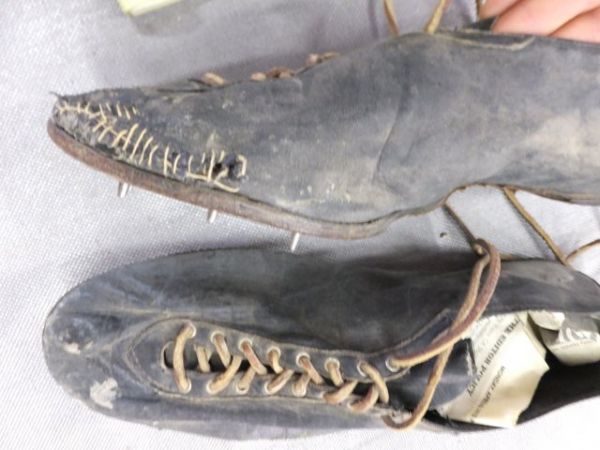 UNIQUE SPORTS COLLECTIBLE ANTIQUE TRACK SHOES.