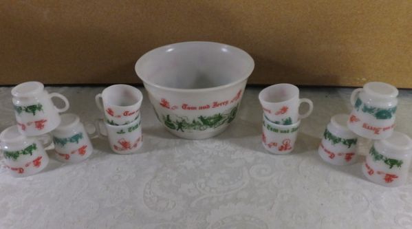 WWII ERA NOSTALGIC  MILK GLASS TOM AND JERRY BOWL & MUG SET