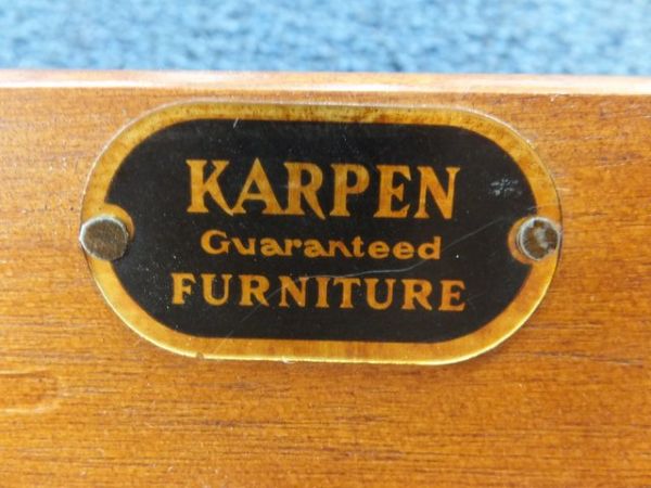 KARPEN QUALITY MANUFACTURED DESK