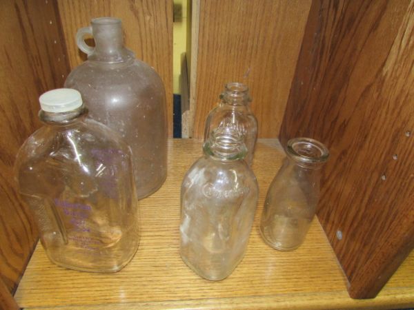  FOUR VINTAGE  GLASS MILK JUGS & ONE GALLON JUG