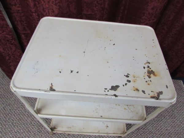 VINTAGE METAL ROLLING CART