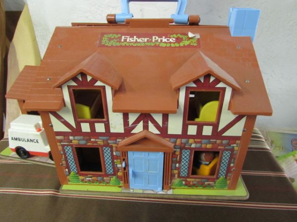 VINTAGE FISHER PRICE TUDOR STYLE PLAY HOUSE 