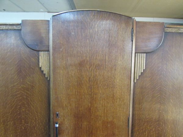 VINTAGE ART DECO ARMOIR