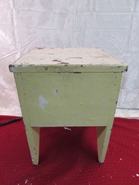 VINTAGE PRIMATIVE STEP STOOL 