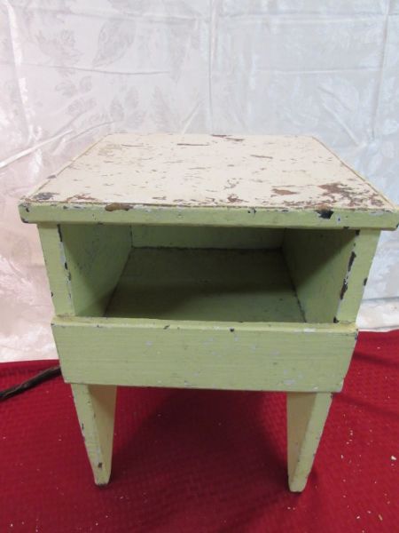 VINTAGE PRIMATIVE STEP STOOL 